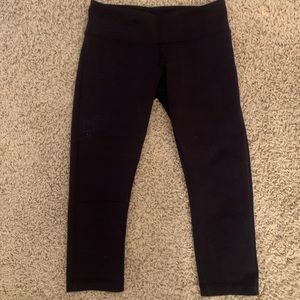 Lululemon Black Cropped Leggings. Barely worn.